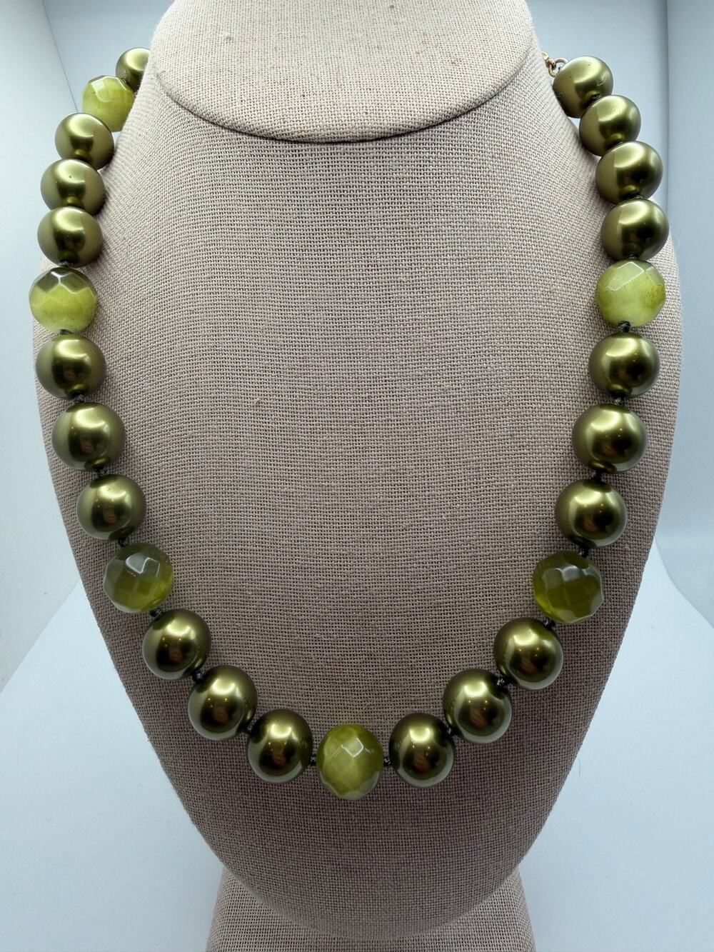 Vintage green moon glow beaded necklace Monet